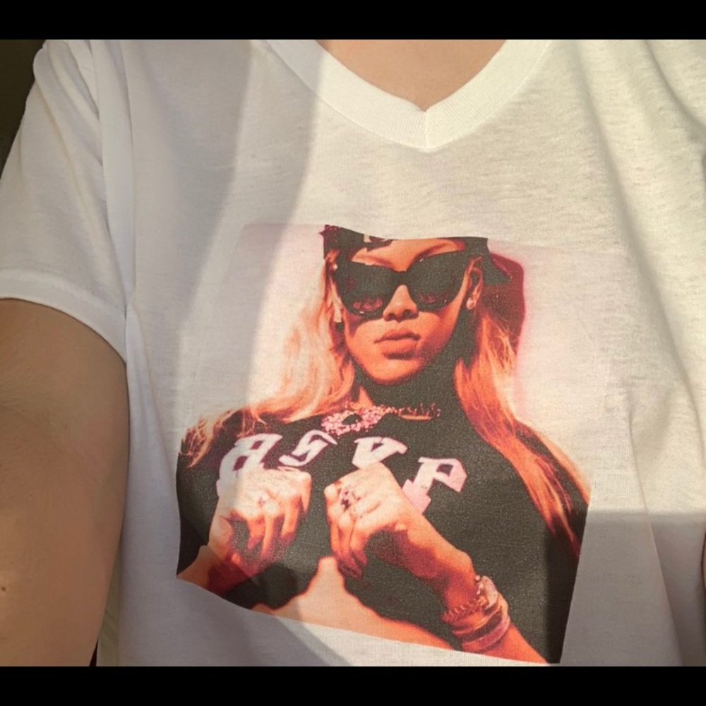 Rihanna graphic shirt